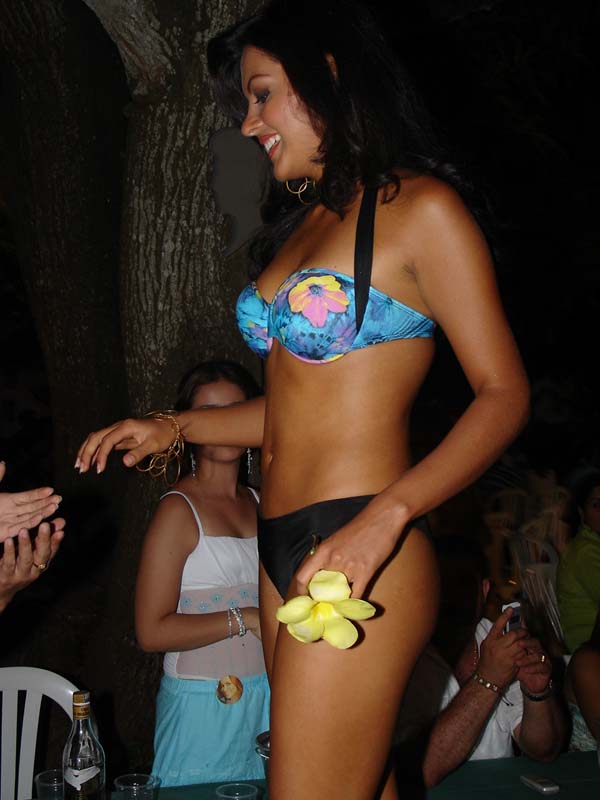 bikini-contest-110